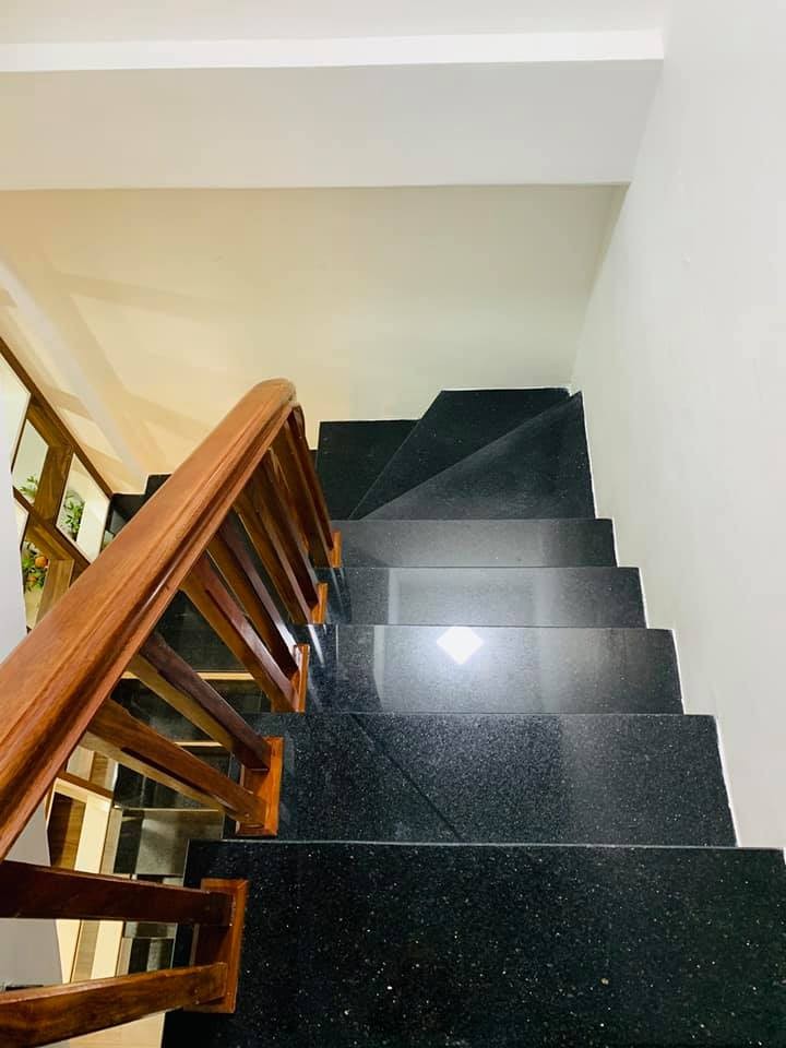 Bán Nhà Hoàng Đạo Thành Diện Tích 48m2, 7 Tầng Mặt Tiền 5.7m Ô tô đỗ cửa 10.3 Tỷ