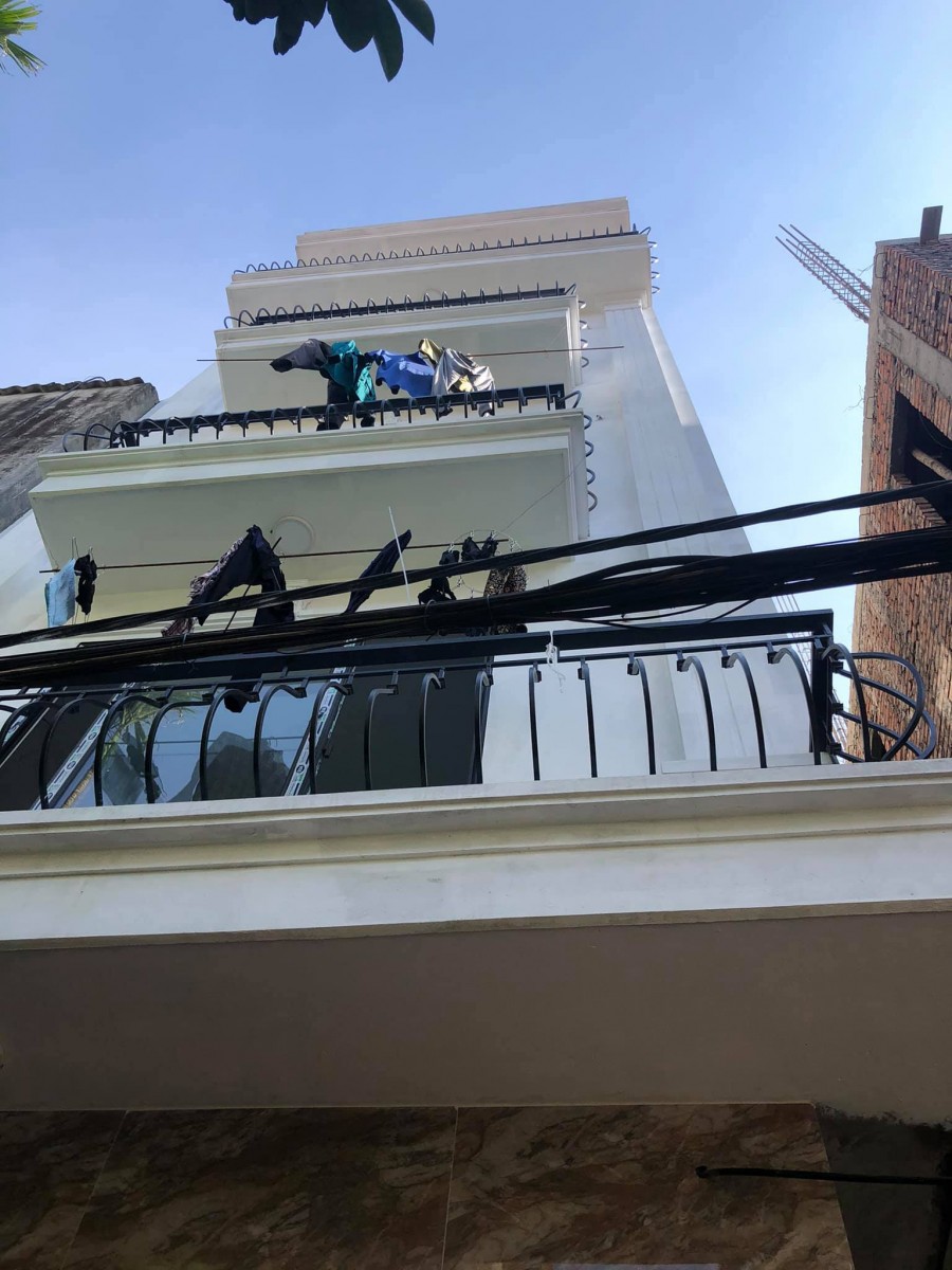 Bán nhà gấp, DT 30m, 5T, MT 3.3m. giá chào hiện hữu 2.7 tỷ. Đông Ngạc, Từ Liêm