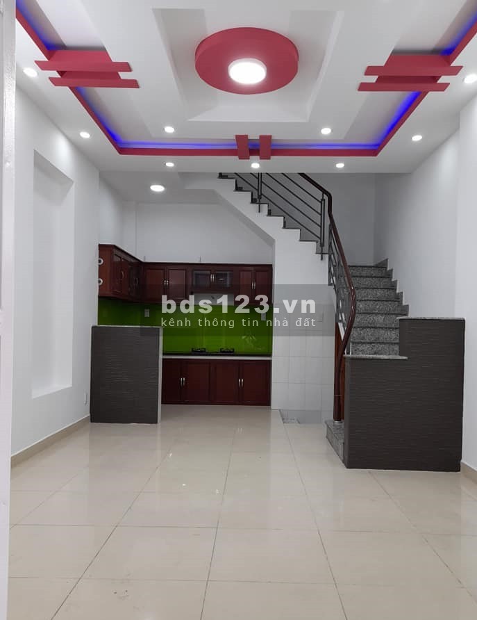 Bán nhà 33m2 hẻm 752 Lạc Long Quân, nở hậu, hxh, tân bình, 3 tỷ 61