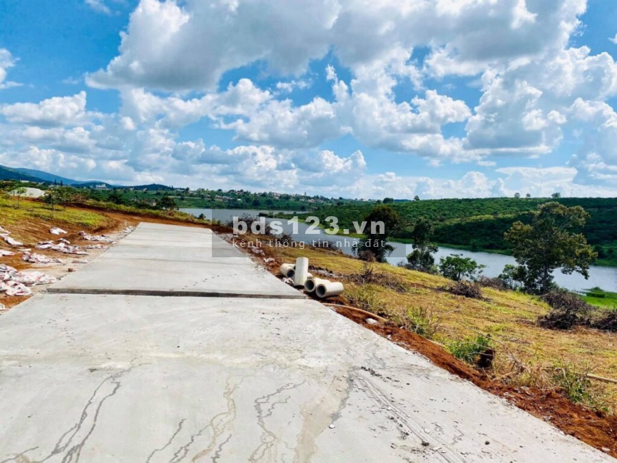 BÁN LÔ ĐẤT 890 M2 ĐƯỜNG 8M, 700 TRIỆU, MÊ LINH, ĐÀ LẠT