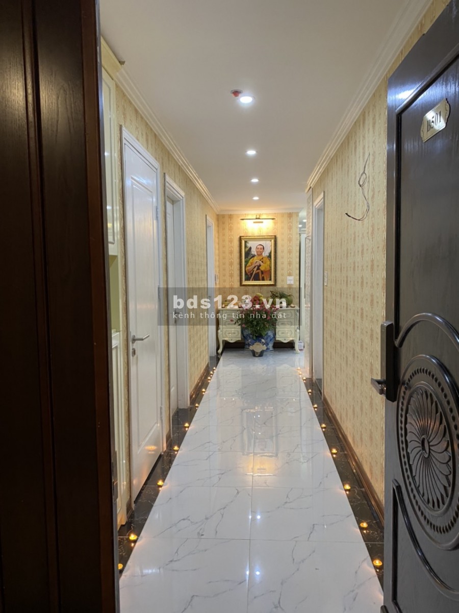 Bán căn hộ I-A20 Ciputra, 107m2, 3pn, 2vs, nội thất cơ bản, mới tinh, đẹp lung linh,giá chỉ 27tr/m2