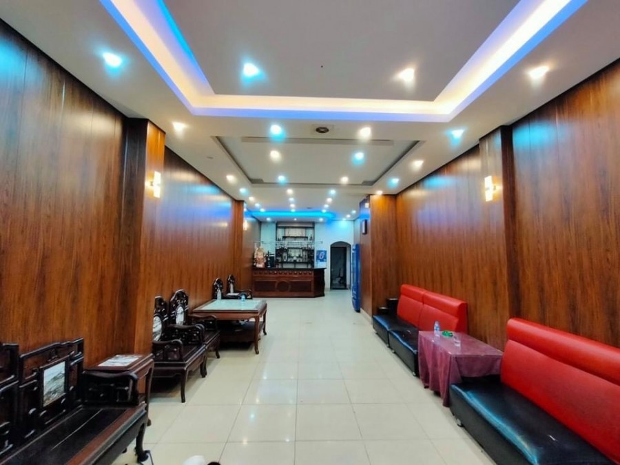 Bán Nhà Kinh Doanh Đặng Văn Ngữ, Đống Đa, 180m2, MT9m, Ô Tô Tránh, Sầm Uất Ngày Đêm, Chỉ Hơn 18 Tỷ