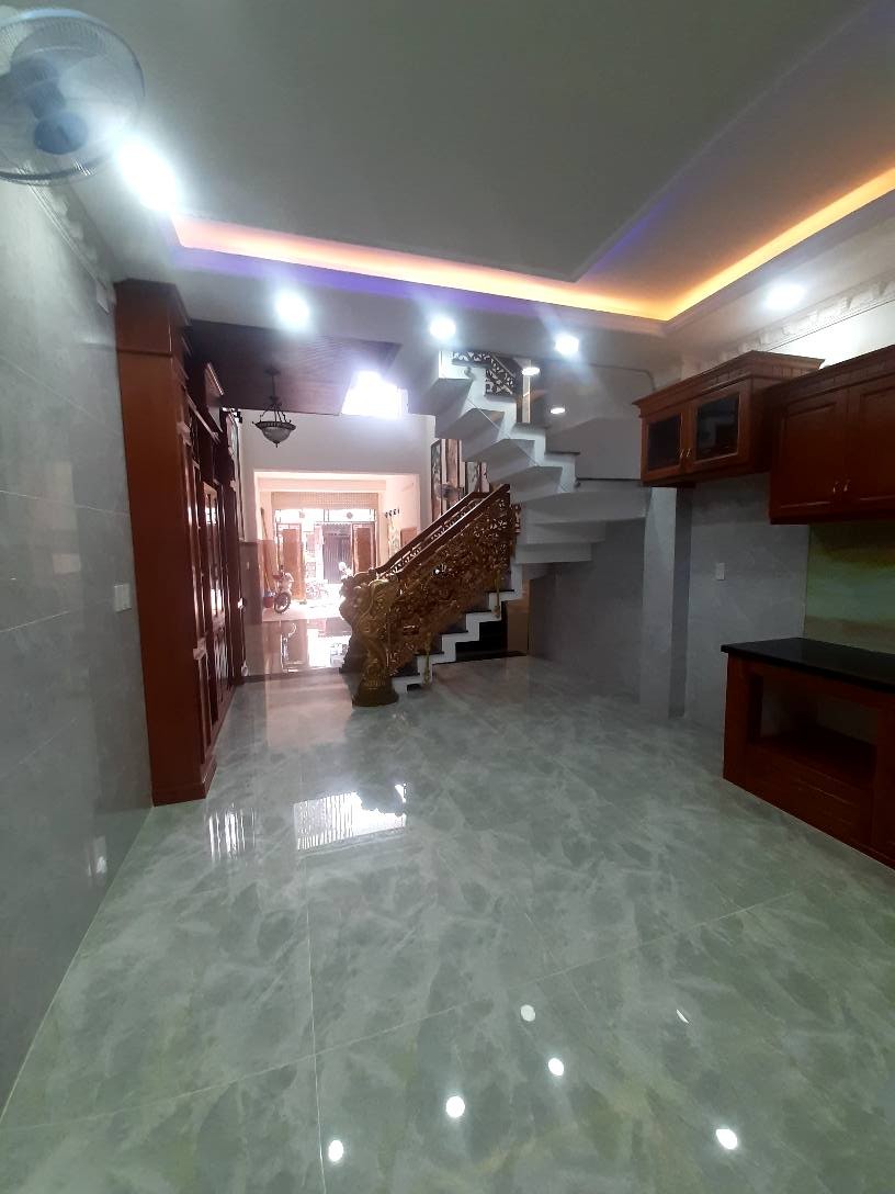 Chỉ nhỉnh 3 Tỷ HXH 100m ra Huỳnh Mẫn Đạt, Phường 2, Quận 5, 28m2, 3 Tầng, Nhà mới đẹp ở ngay