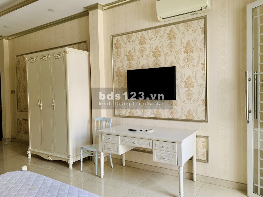 Cho thuê căn hộ có ban công quận 1 gần chợ Bến Thành