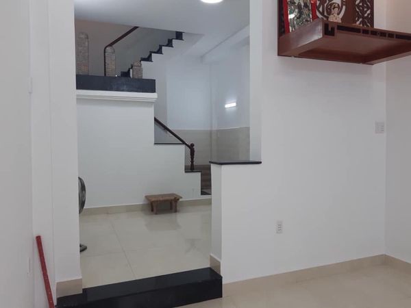 Bán nhà MT Hoàng Sa. P. 5, quận Tân Bình