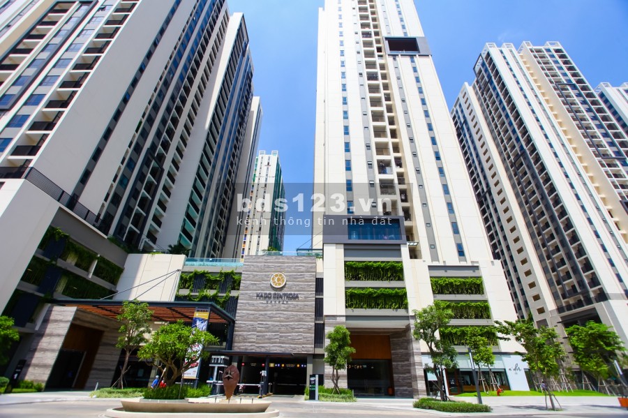 Bán nhà 4T HXH 6m, Mặt tiền Hiếm 6m nở hậu, sát HÀ ĐÔ, Quận 10, DT 96m2, 16.2 tỷ. Bán gấp.