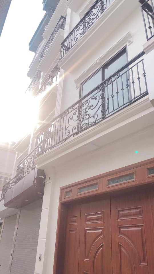 Bán nhà phố Ngô Gia Tự 30m2, 5 tầng, MT 5m, giá 2.6 tỷ, nhà mới lô góc