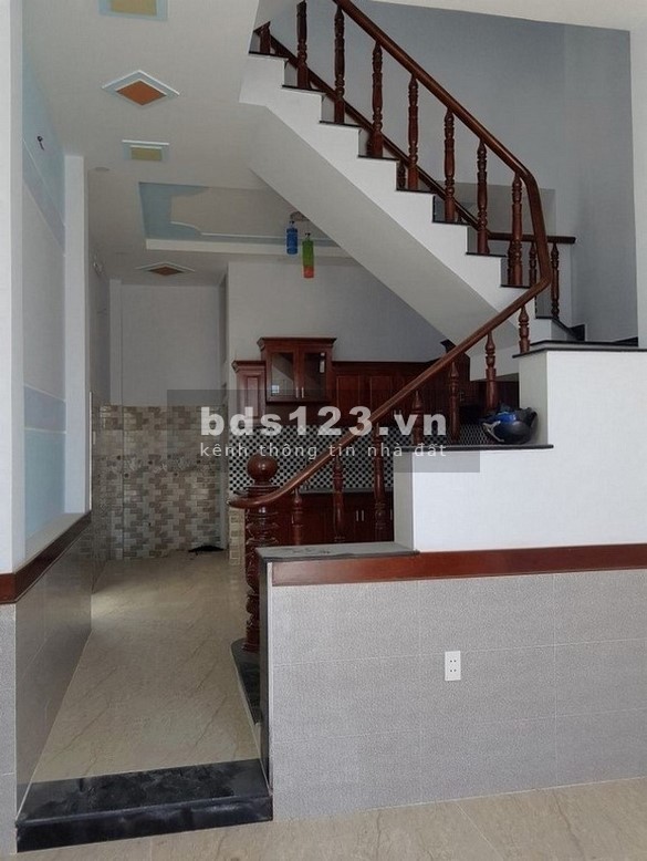 Nhà 1T1L cuối LVK Q12 mới xây 40m2 hẻm thông xe hơi ra vào được