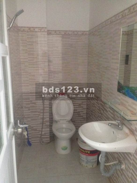 Nhà 1T1L cuối LVK Q12 mới xây 40m2 hẻm thông xe hơi ra vào được