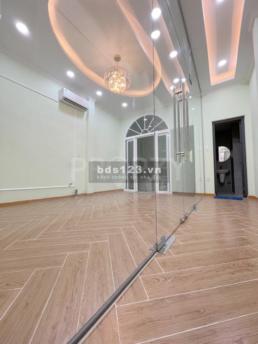 Cho thuê nhà nguyên căn, MT kinh doanh, P.2, Tân Bình Cho thuê hợp đồng dài hạn