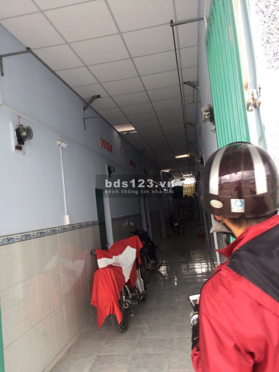 Bán gấp dãy trọ 80m2 ở Bình Chánh, ngang 5m dài 16m, có sổ hồng, giá 900 triệu