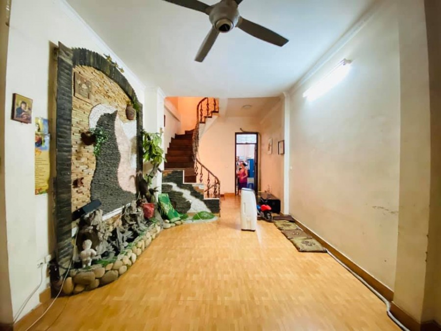 Bán nhà Trung Kính, 55m x 5T x MT 4m, 2 THOÁNG - Ô TÔ, chỉ 6.5 tỷ