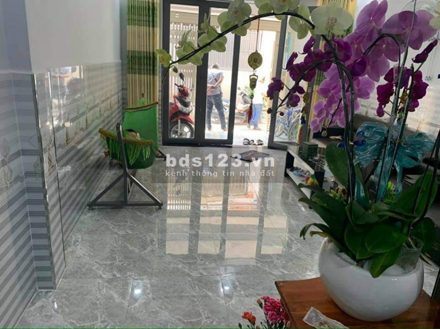 HOT HOT ! Tôi bán nhà phố Xuân Thới Thượng 2-2, Hóc Môn, Shr