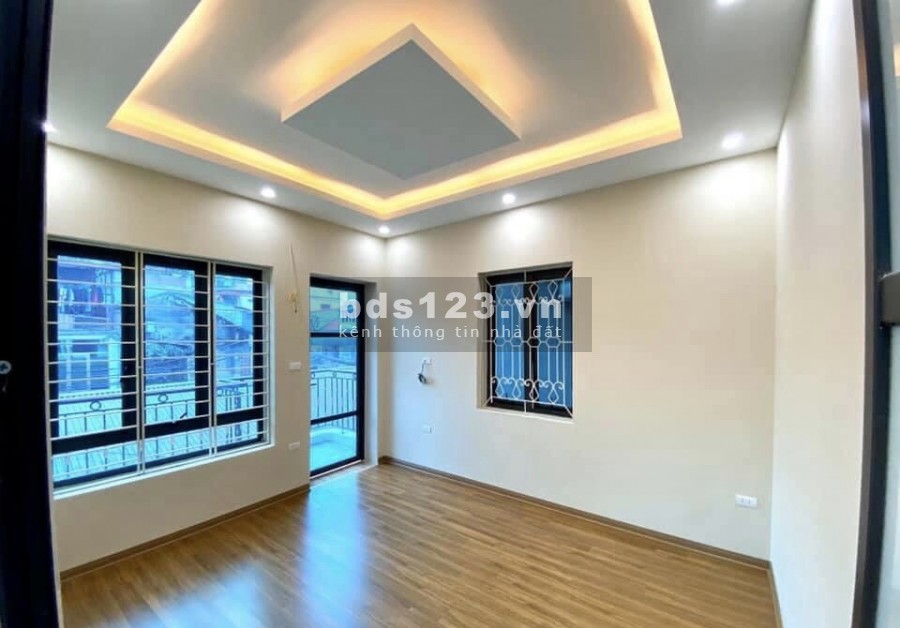 Bán nhà ngõ phố Dương Quảng Hàm 2,4tỷ, 38m2