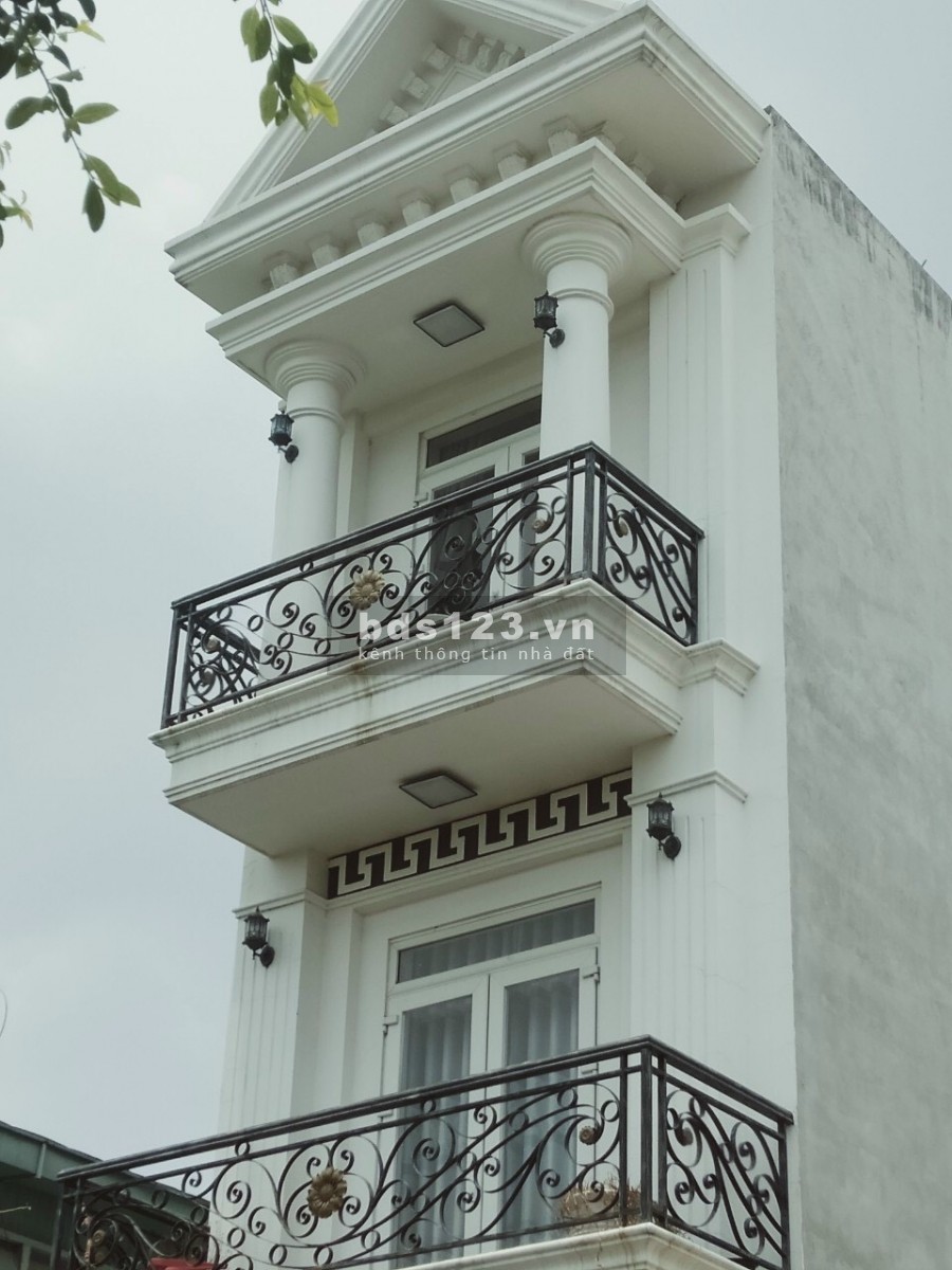 Bán nhà 1 trệt 2 lầu đường Ngô Chí Quốc phường Bình Chiểu TP. Thủ Đức DT: 85m2