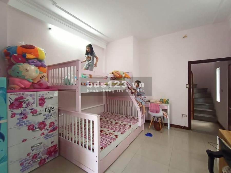 Bán nhà phố Ngọc Khánh 40m2*5T, mặt ngõ thông kinh doanh thẳng tắp vài nhà ra phố, 5.45 tỷ