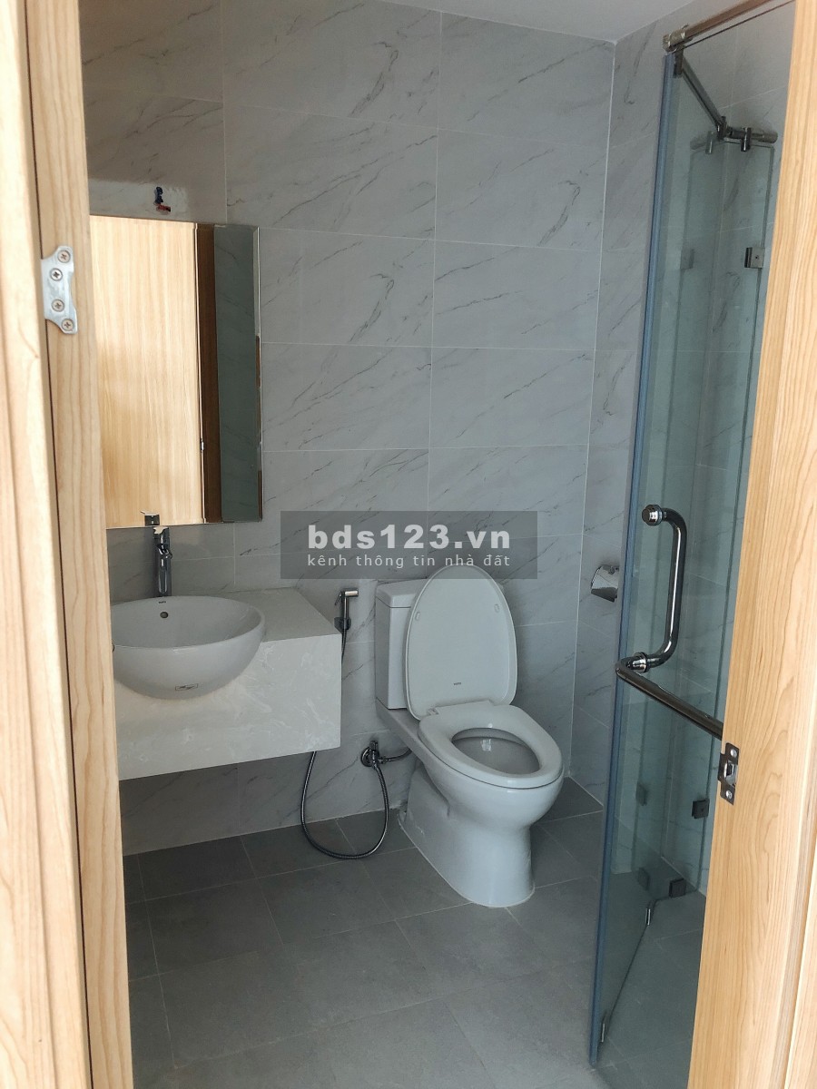 Cần tiền bán gấp căn hộ mới 100%. chưa dọn vào ở.đã full nội thất