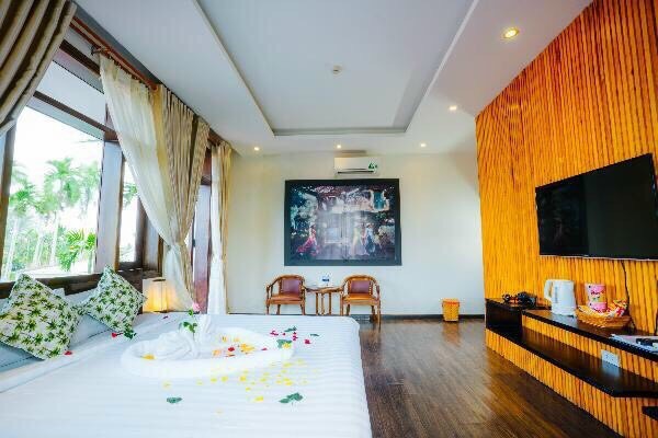 Cần tiền nên sang gấp villa cực đẹp Cẩm Thanh, Hội An. LH: 0934939572