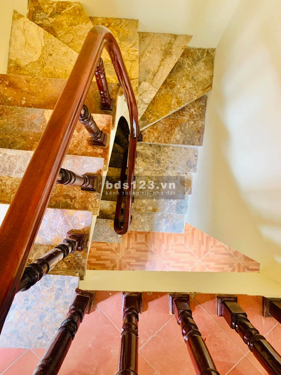 QUÁ HIẾM NHÀ MINH KHAI DT35m5T*3,5tỷ 2 MẶT NGÕ LÔ GÓC SÂN TRƯỚC NHÀ RỘNG