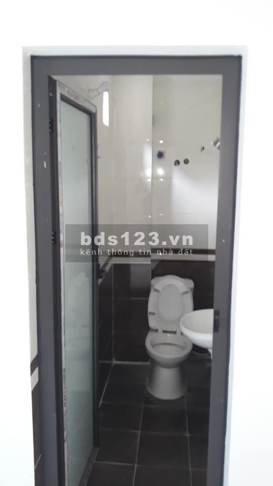 Bán gấp nhà, mặt phố, Đống Đa, 31m2 tầng giá chỉ 2.15 tỷ