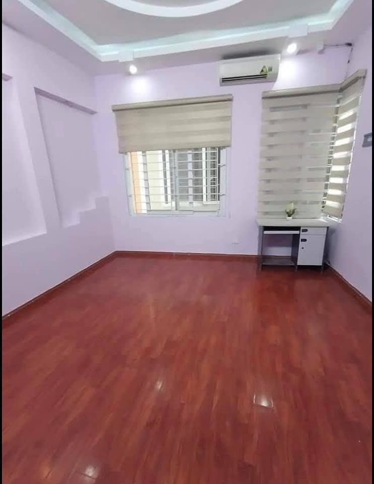 Bán nhà yên hòa giá cực sốc nhà đẹp tặng toàn bộ nội thất vì chủ nhà ra nước ngoài định cư.