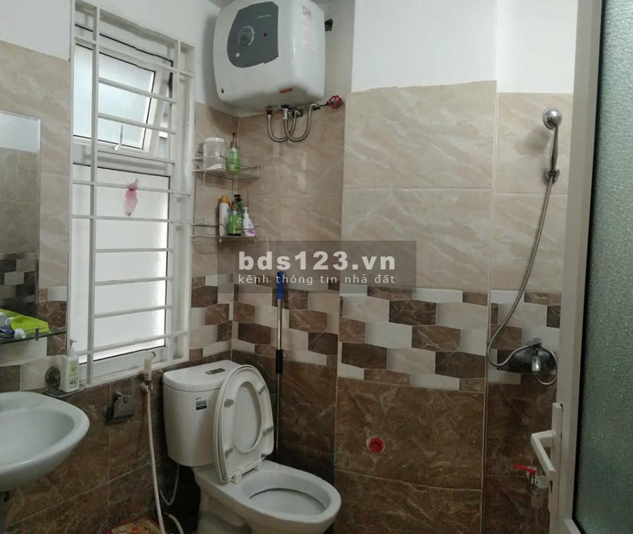 BÁN NHÀ ĐƯỜNG PHẠM VĂN ĐỒNG NGAY UBND PHƯỜNG MAI DỊCH SỔ ĐỎ VUÔNG ĐẸP 5 TẦNG GIÁ 3,25 TỶ