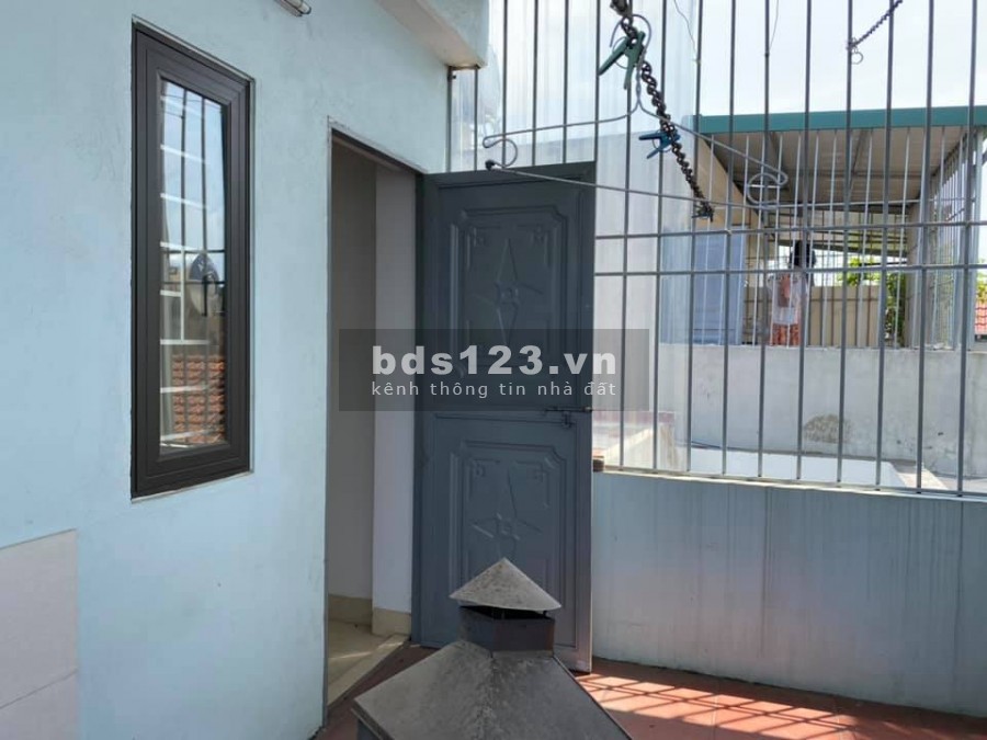 Cần tiền bán gấp lô góc, đường ô tô, dt 40m2, giá 5.1 tỷ, 3 tầng đúc