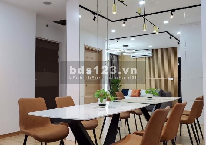 Cho thuê gấp căn hộ ở tòa Eurowindow 27 Trần Duy Hưng, 2PN đủ đồ, 17tr/tháng LH 0327582785