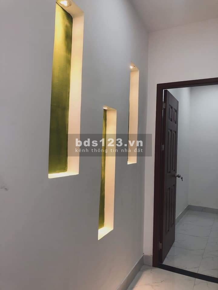 Cách HXH 8m, Phan Văn Trị, 51m2, chỉ 4 tỷ 950 triệu.