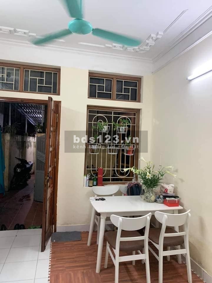 BÁN CỰC GẤP NHÀ NGÕ 279 ĐỘI CẤN, 39m2, 3 tầng GIÁ CHÀO 2,6 tỷ