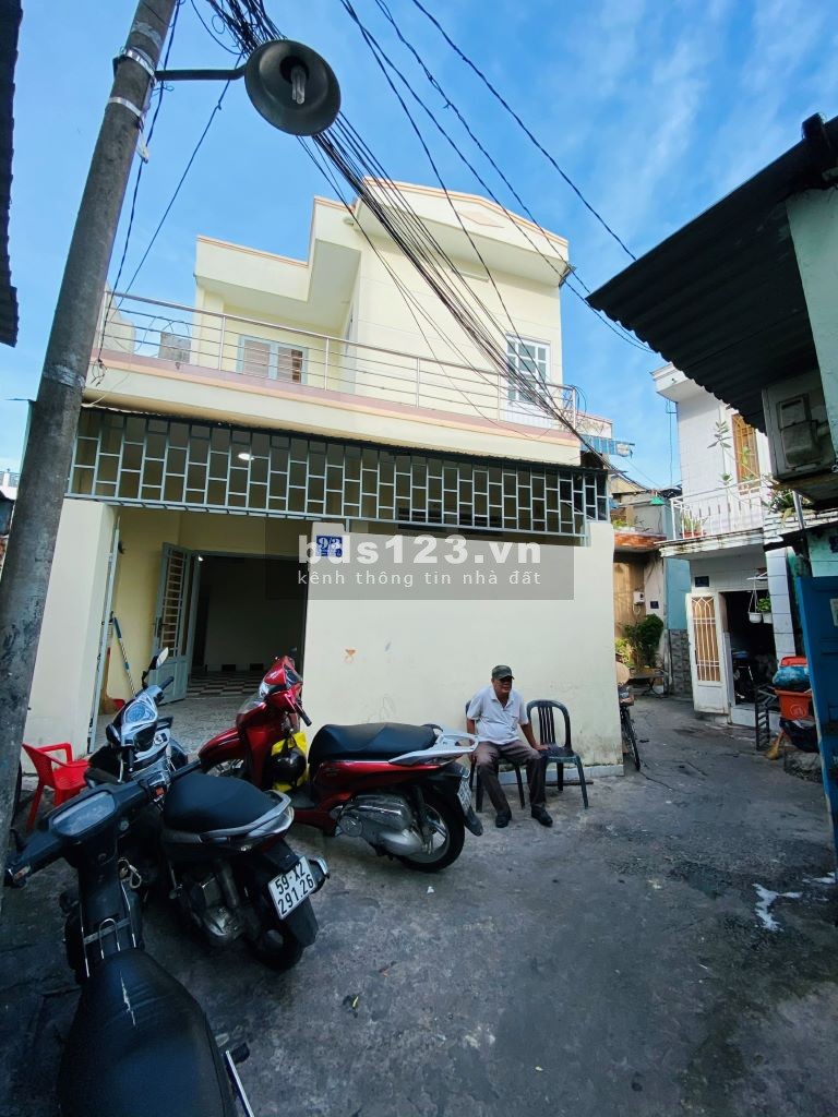 Cần Bán Gấp Nhà 1 Trệt 1 lầu Khu Linh Tây, thủ đức, TPHCM, Gần UBND, chợ và Trường học