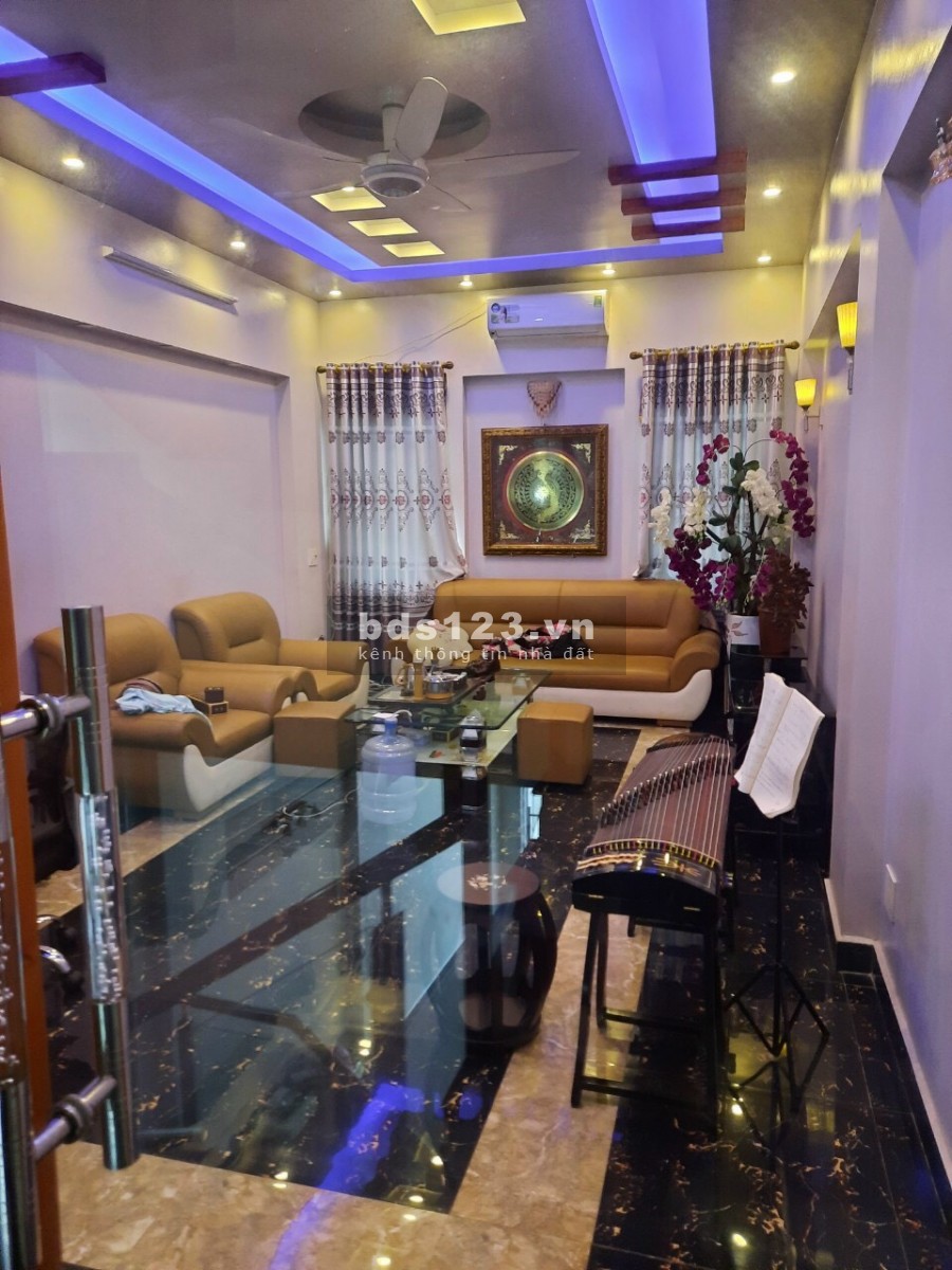 Bán nhà gần Hoàng Quốc Việt – Trường Chinh, 3.5 tầng 64m2, mt 4m, nhà đẹp, chỉ 3.4 tỷ