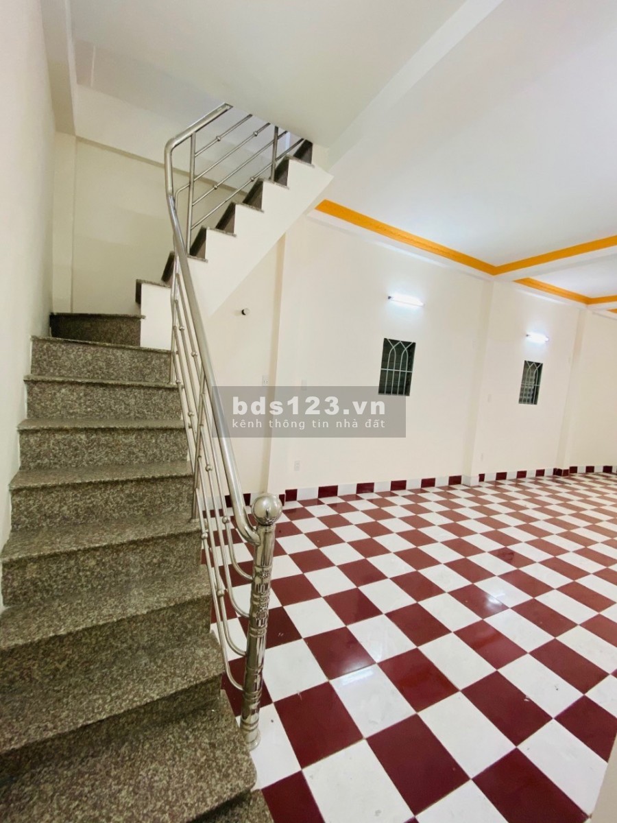 Cần Bán Gấp Nhà 1 Trệt 1 lầu Khu Linh Tây, thủ đức, TPHCM, Gần UBND, chợ và Trường học