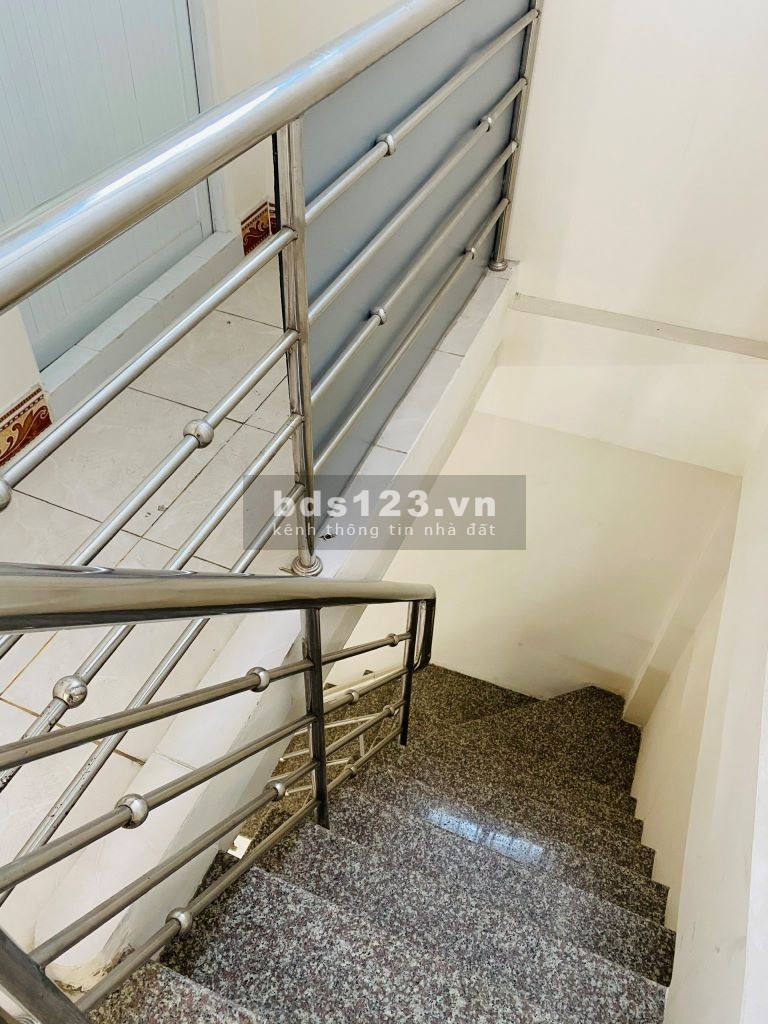 Cần Bán Gấp Nhà 1 Trệt 1 lầu Khu Linh Tây, thủ đức, TPHCM, Gần UBND, chợ và Trường học