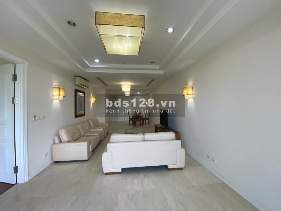 Bán căn hộ cao cấp ciputra, diện tích 145m2, 3 PN , dủ đồ đẹp , hướng Tây Nam - Giá chỉ 5.8 tỷ