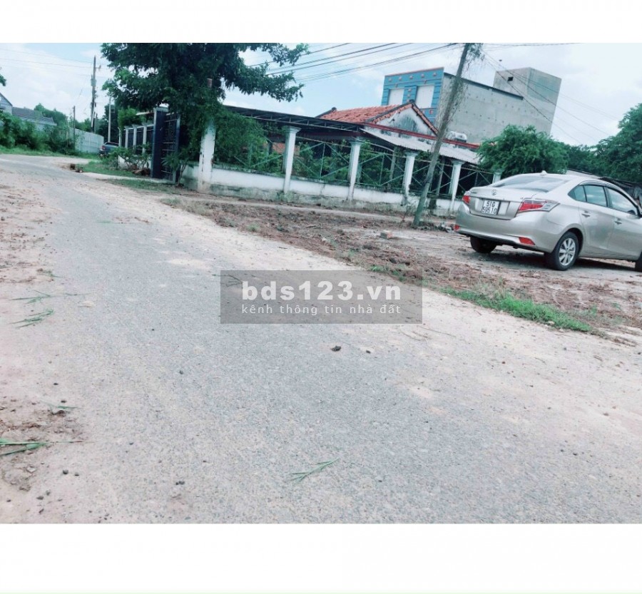 Cần tiền bán gấp lô đất hóc môn 125m2 giá 650 triệu full thổ cư