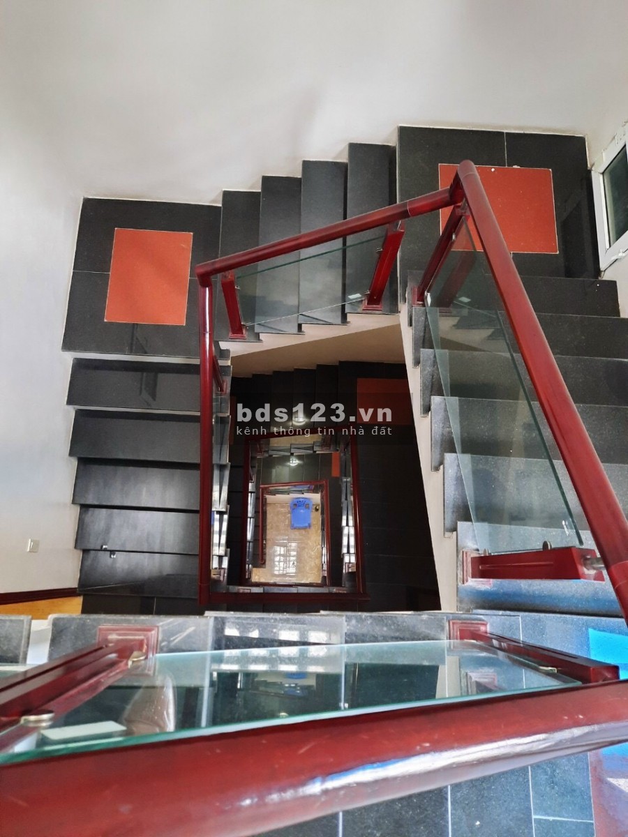 Bán nhà gần Hoàng Quốc Việt – Trường Chinh, 3.5 tầng 64m2, mt 4m, nhà đẹp, chỉ 3.4 tỷ