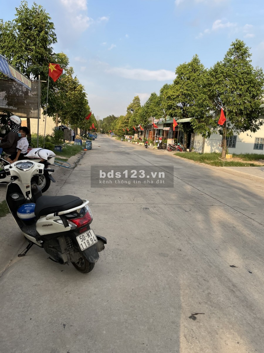 Thua lỗ kinh doanh gia đình cần bán lỗ cặp nhà trọ ngay Khu Công Nghiệp Nhật Hàn,thu nhập 20 triệu/tháng