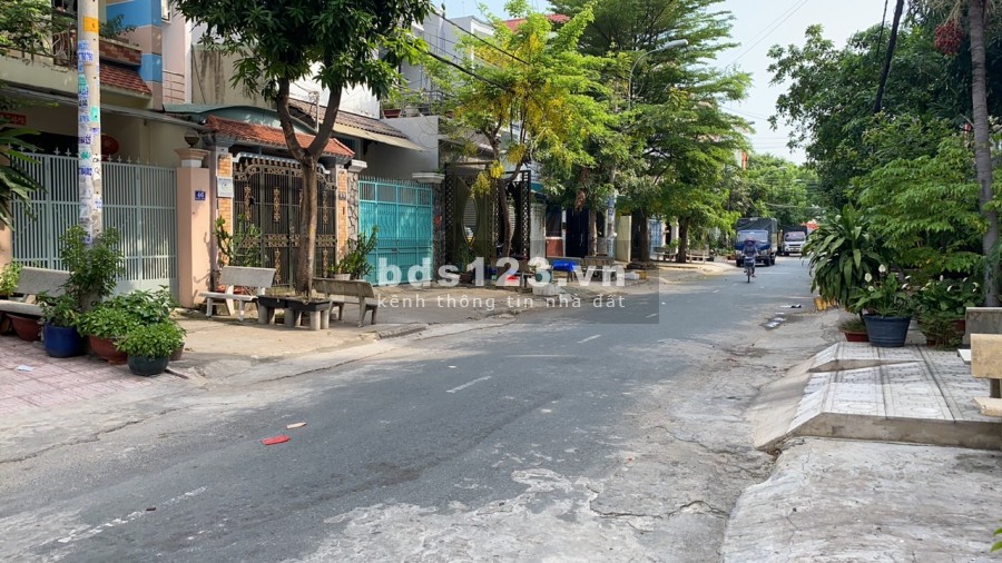 Bán gấp nhà mặt tiền đường DC11 giao bình long phường sơn kỳ xây 3 lầu