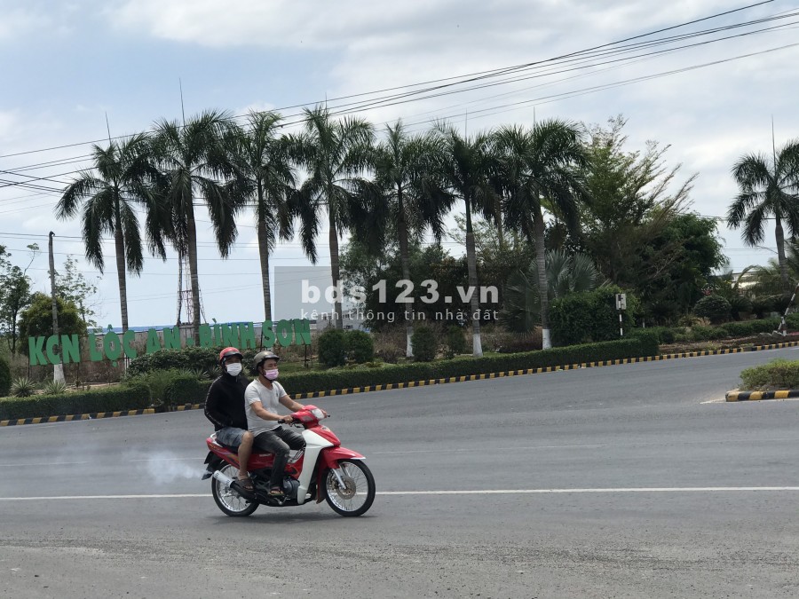 Bán đất chính chủ ,lô góc 2 mặt tiền Lộc An , Bình Sơn ,Long Thành