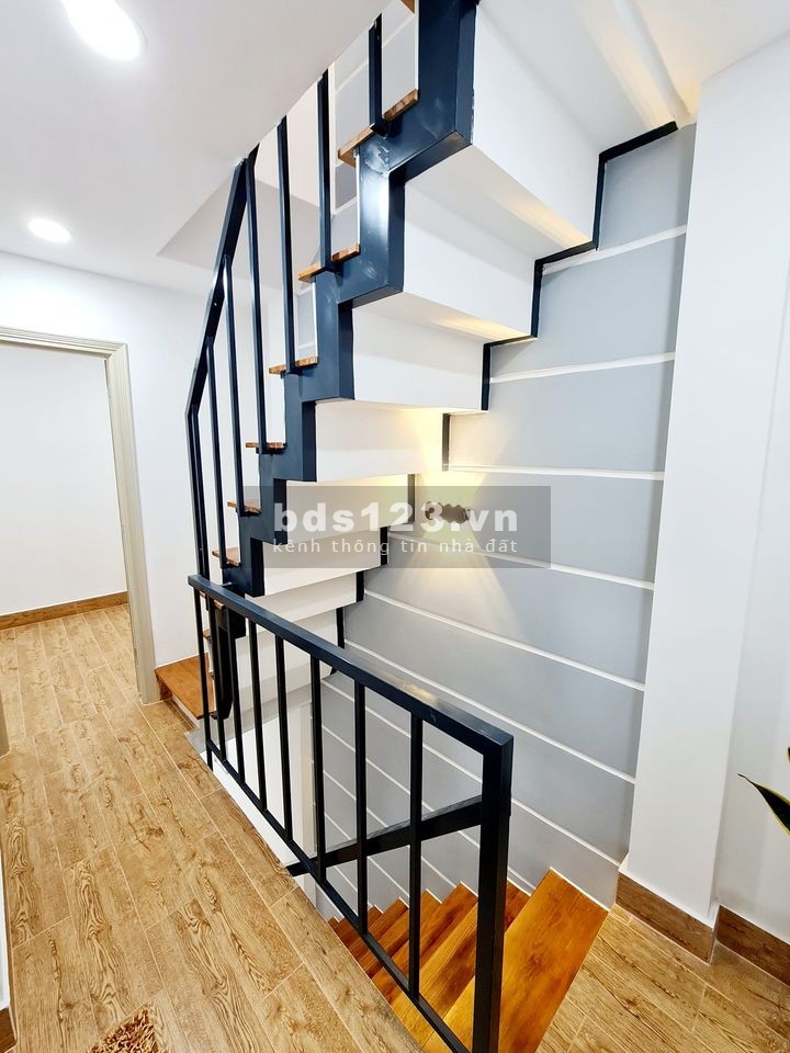 Bán nhà đường Điện Biên Phủ Quận 10 3 tầng 40m2 giá chỉ 3.7 tỷ - 0798919986