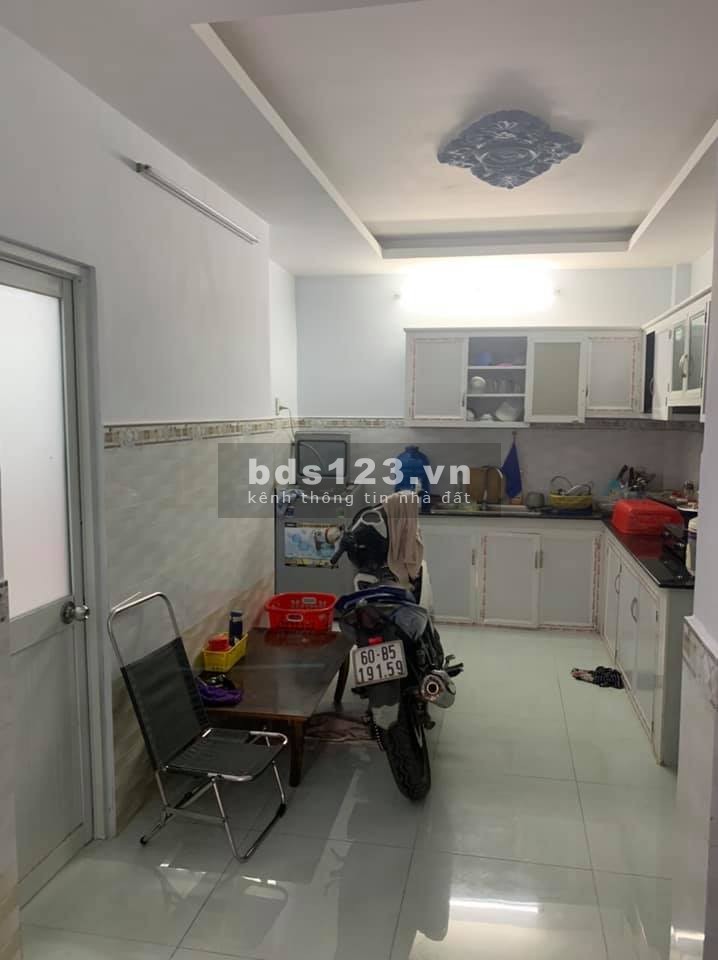 Nhà 60m2 MT đường Nguyễn Bỉnh Khiêm, ngay chợ Đông Hòa, Dĩ An, Bình Dương