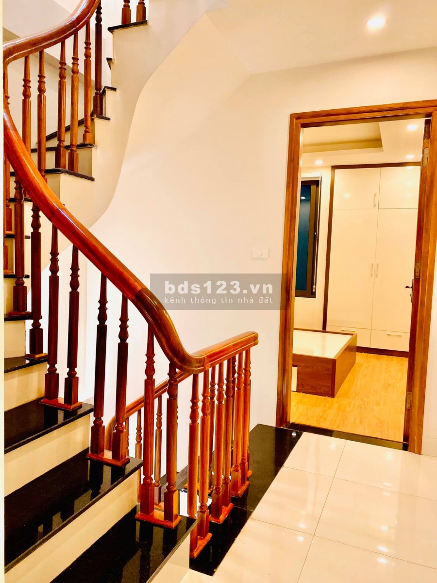 38M2 4 NGỦ 10M Ô TÔ TRÁNH SỔ ĐỎ NỞ HẬU ĐẸP NHỈNH 2.7 TỶ