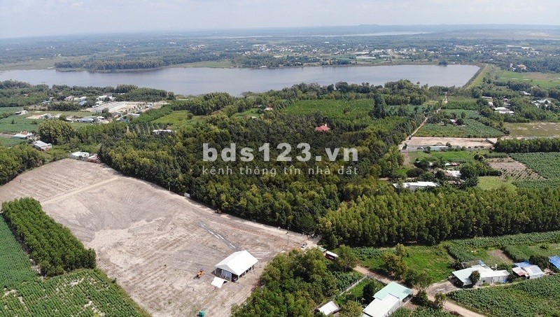 Khu đo thị đối diện uỷ ban xã Tốc Tiên xung quanh đầy đủ tiện ích giá chỉ 7tr/m2
