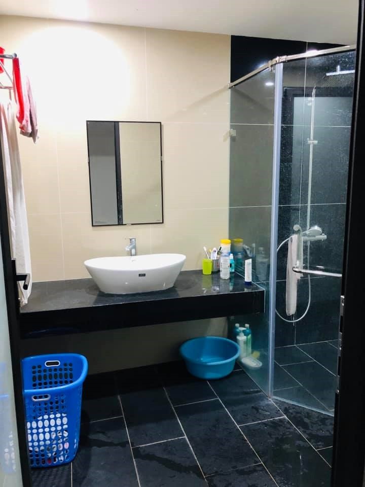 Bán gấp nhà phố Định Công Thượng, DT 46Mx 4 Tầng, ở ngay, nội thất sang, 3.3 tỷ
