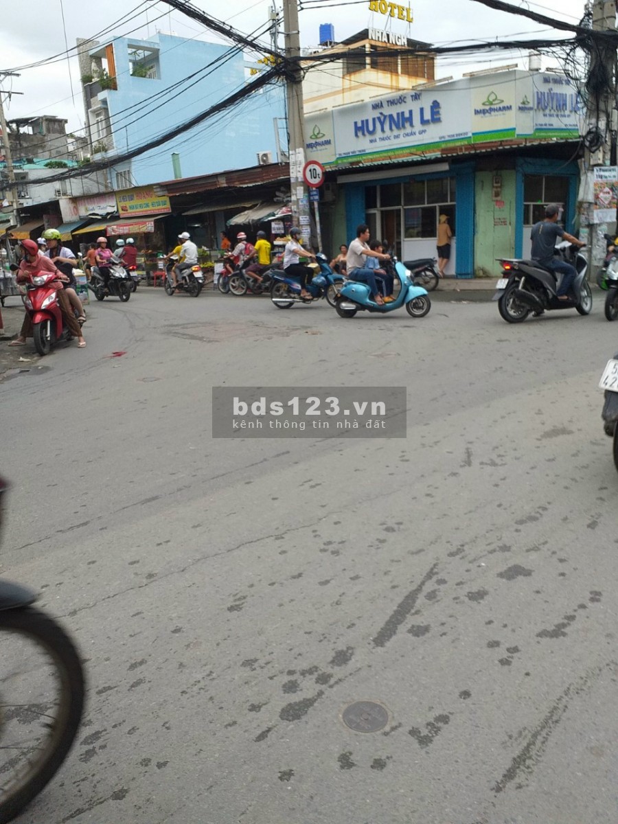 Bán đất và nhà mặt tiền kinh doanh liên khu 4-5 , Bình Tân