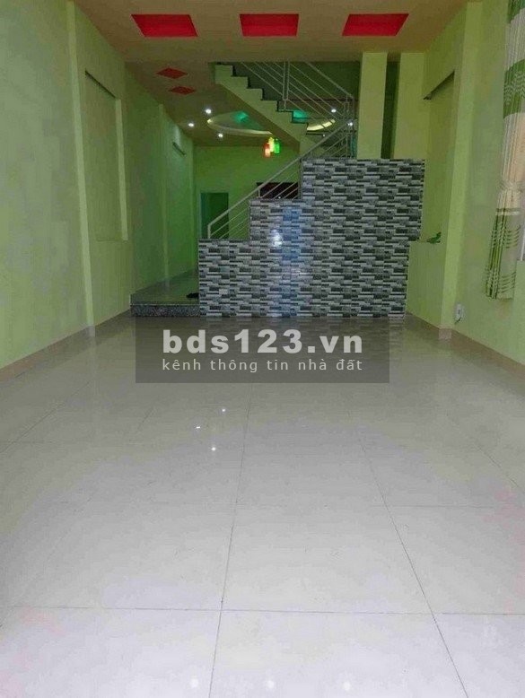 Nhà 1 trệt 1 lầu 2 phòng ngủ cuối đường lê văn khương