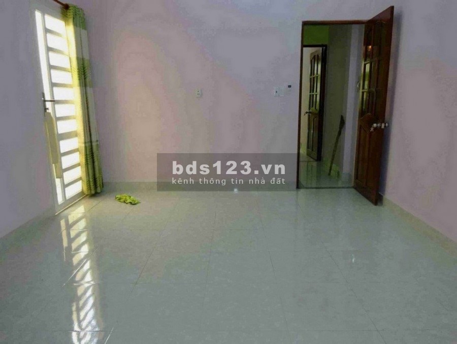 Nhà 1 trệt 1 lầu 2 phòng ngủ cuối đường lê văn khương