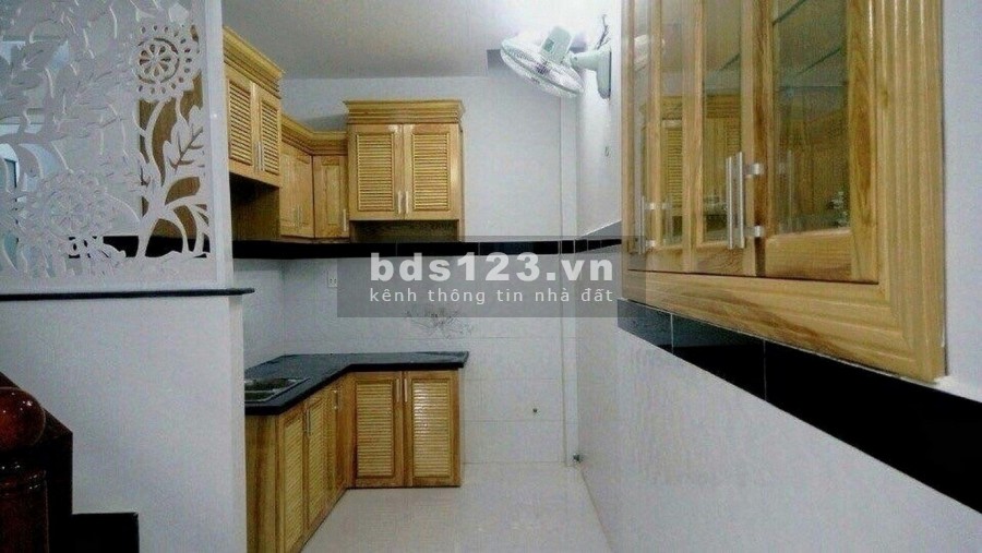 Nhà vị trí đẹp hẻm thông 5m điện nước