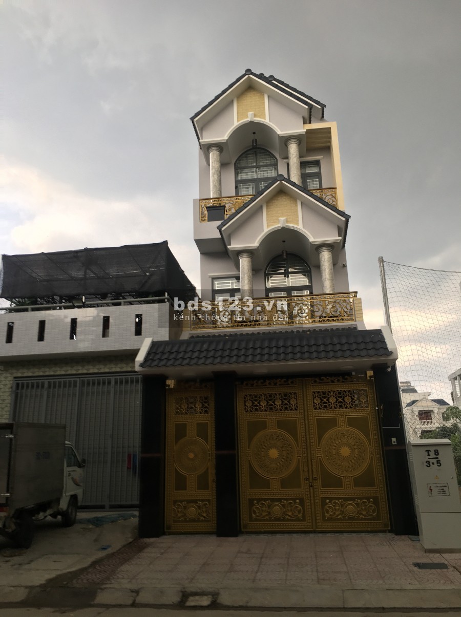 Mặt tiền đ.Nguyễn Gia Trí (D2) -- kd tấp nập
